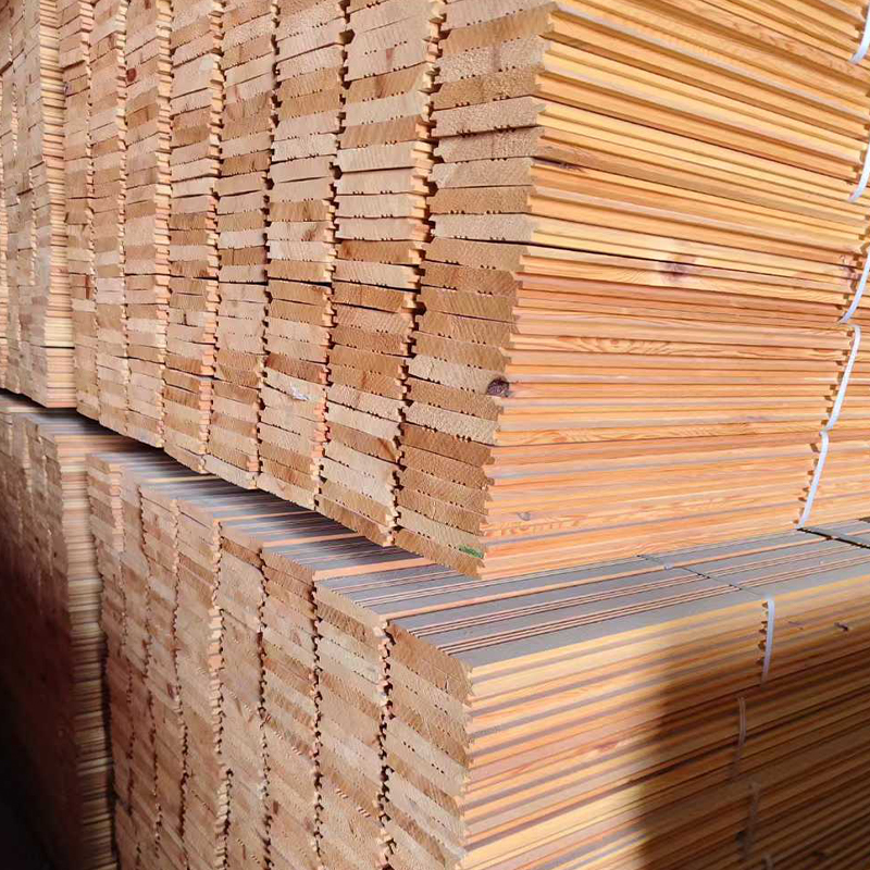 Sparren buitenhouten wandbekleding Sparren buitenhouten wandbekleding
